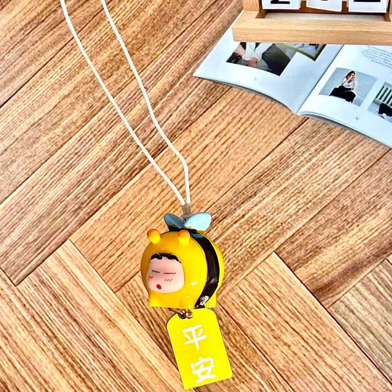 Crayon Shin-chan Bee Cosplay F - Car Accessories Hanging 评论和价格